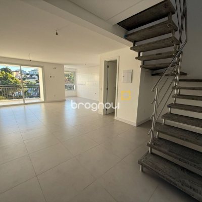 Apartamento com 96m², 1 quarto (sendo 1 suíte), 2 garagens, no bairro João Paulo em Florianópolis