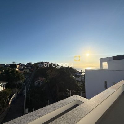 Apartamento com 96m², 1 quarto (sendo 1 suíte), 2 garagens, no bairro João Paulo em Florianópolis