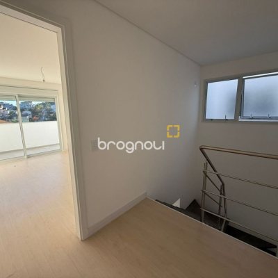 Apartamento com 96m², 1 quarto (sendo 1 suíte), 2 garagens, no bairro João Paulo em Florianópolis
