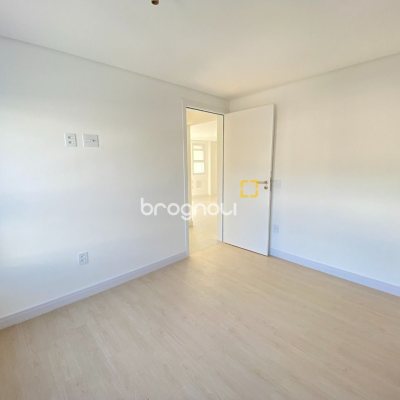 Apartamento com 122m², 3 quartos (sendo 2 suítes), 3 garagens, no bairro João Paulo em Florianópolis