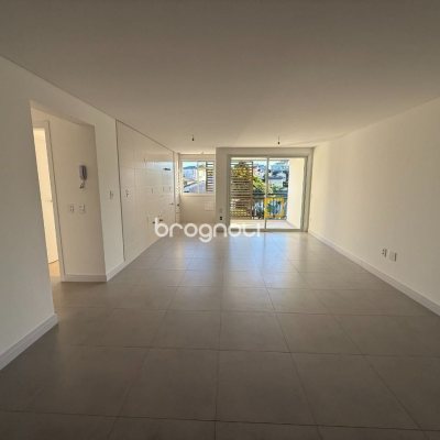 Apartamento com 122m², 3 quartos (sendo 2 suítes), 3 garagens, no bairro João Paulo em Florianópolis