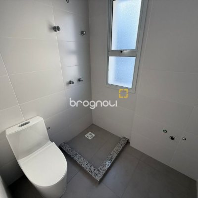 Apartamento com 122m², 3 quartos (sendo 2 suítes), 3 garagens, no bairro João Paulo em Florianópolis