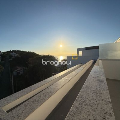 Apartamento com 122m², 3 quartos (sendo 2 suítes), 3 garagens, no bairro João Paulo em Florianópolis