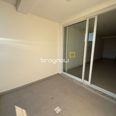 Apartamento com 122m², 3 quartos (sendo 2 suítes), 3 garagens, no bairro João Paulo em Florianópolis