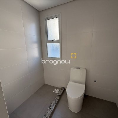 Apartamento com 122m², 3 quartos (sendo 2 suítes), 3 garagens, no bairro João Paulo em Florianópolis