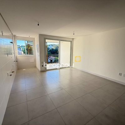 Apartamento com 122m², 3 quartos (sendo 2 suítes), 3 garagens, no bairro João Paulo em Florianópolis