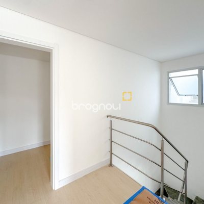 Apartamento com 100m², 1 quarto (sendo 1 suíte), 2 garagens, no bairro João Paulo em Florianópolis