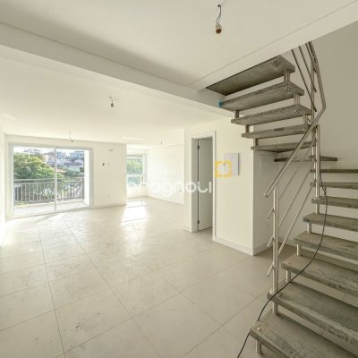 Apartamento com 100m², 1 quarto (sendo 1 suíte), 2 garagens, no bairro João Paulo em Florianópolis