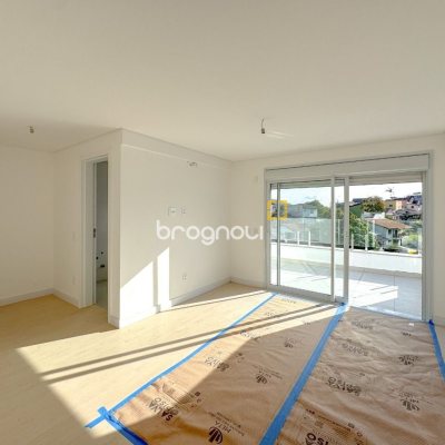 Apartamento com 100m², 1 quarto (sendo 1 suíte), 2 garagens, no bairro João Paulo em Florianópolis