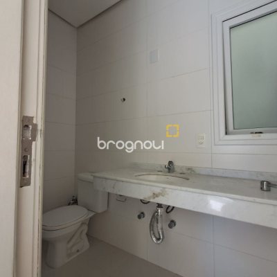 Apartamento com 143m², 3 quartos (sendo 1 suíte), 1 garagem, no bairro Cachoeira do Bom Jesus em Florianópolis