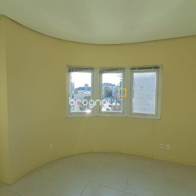Apartamento com 143m², 3 quartos (sendo 1 suíte), 1 garagem, no bairro Cachoeira do Bom Jesus em Florianópolis