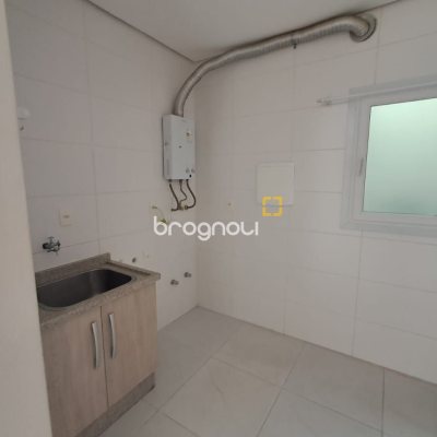 Apartamento com 143m², 3 quartos (sendo 1 suíte), 1 garagem, no bairro Cachoeira do Bom Jesus em Florianópolis
