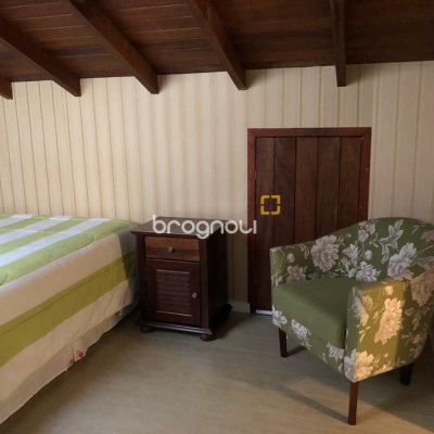 Cobertura com 197m², 4 quartos (sendo 2 suítes), 2 garagens, no bairro Ingleses em Florianópolis