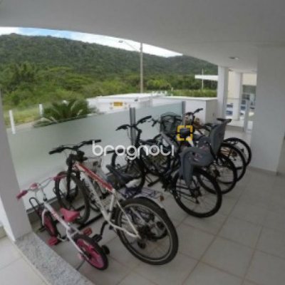 Cobertura com 197m², 4 quartos (sendo 2 suítes), 2 garagens, no bairro Ingleses em Florianópolis