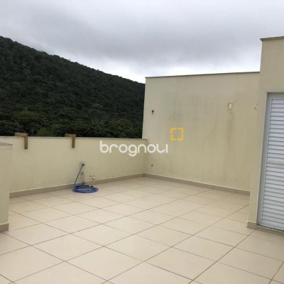 Cobertura com 197m², 4 quartos (sendo 2 suítes), 2 garagens, no bairro Ingleses em Florianópolis