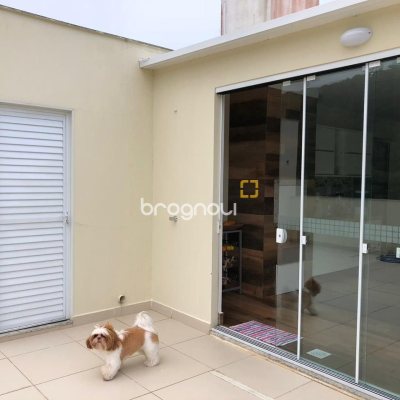 Cobertura com 197m², 4 quartos (sendo 2 suítes), 2 garagens, no bairro Ingleses em Florianópolis