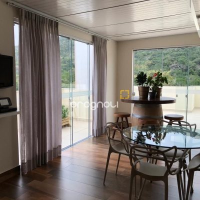 Cobertura com 197m², 4 quartos (sendo 2 suítes), 2 garagens, no bairro Ingleses em Florianópolis