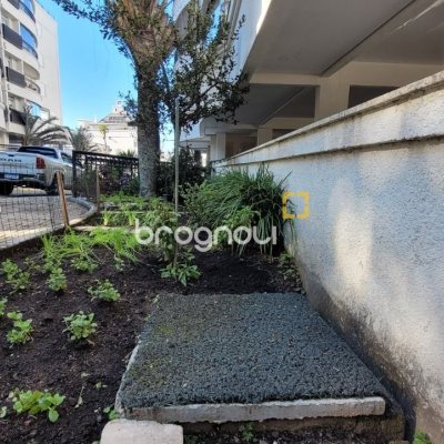 Apartamento com 94m², 2 quartos (sendo 2 suítes), 2 garagens, no bairro Coqueiros em Florianópolis
