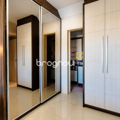 Apartamento com 94m², 2 quartos (sendo 2 suítes), 2 garagens, no bairro Coqueiros em Florianópolis