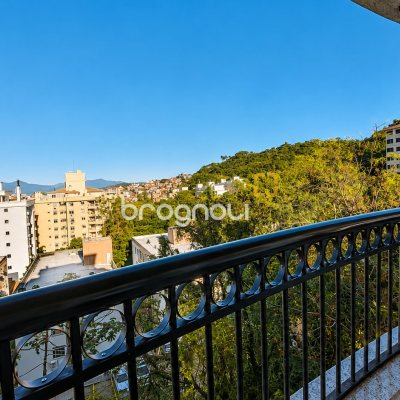 Apartamento com 94m², 2 quartos (sendo 2 suítes), 2 garagens, no bairro Coqueiros em Florianópolis