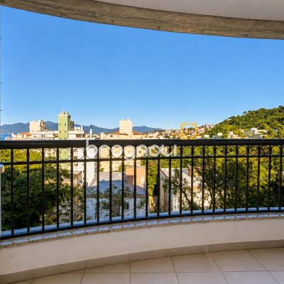 Apartamento com 94m², 2 quartos (sendo 2 suítes), 2 garagens, no bairro Coqueiros em Florianópolis