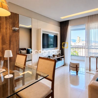 Apartamento com 94m², 2 quartos (sendo 2 suítes), 2 garagens, no bairro Coqueiros em Florianópolis