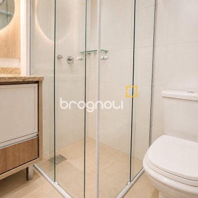 Apartamento com 94m², 2 quartos (sendo 2 suítes), 2 garagens, no bairro Coqueiros em Florianópolis
