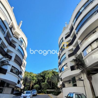 Apartamento com 94m², 2 quartos (sendo 2 suítes), 2 garagens, no bairro Coqueiros em Florianópolis