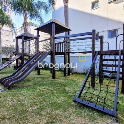 Apartamento com 94m², 2 quartos (sendo 2 suítes), 2 garagens, no bairro Coqueiros em Florianópolis