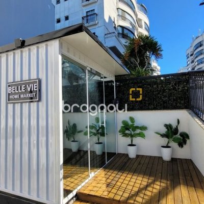 Apartamento com 94m², 2 quartos (sendo 2 suítes), 2 garagens, no bairro Coqueiros em Florianópolis