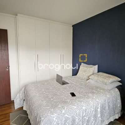 Casa com 269m², 4 quartos (sendo 4 suítes), 4 garagens, no bairro Centro em Florianópolis