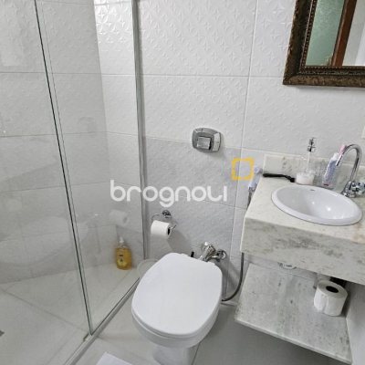Casa com 269m², 4 quartos (sendo 4 suítes), 4 garagens, no bairro Centro em Florianópolis