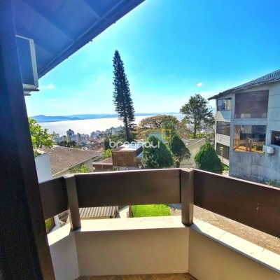 Casa com 269m², 4 quartos (sendo 4 suítes), 4 garagens, no bairro Centro em Florianópolis