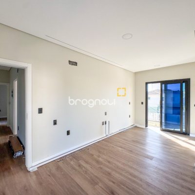 Casa com 225m², 3 quartos (sendo 3 suítes), 4 garagens, no bairro Jurerê em Florianópolis