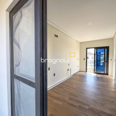 Casa com 225m², 3 quartos (sendo 3 suítes), 4 garagens, no bairro Jurerê em Florianópolis