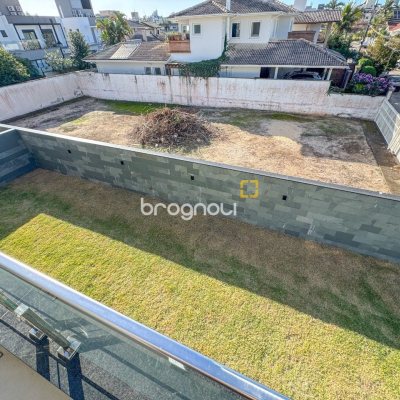 Casa com 225m², 3 quartos (sendo 3 suítes), 4 garagens, no bairro Jurerê em Florianópolis