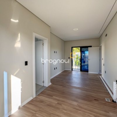 Casa com 225m², 3 quartos (sendo 3 suítes), 4 garagens, no bairro Jurerê em Florianópolis