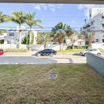 Casa com 225m², 3 quartos (sendo 3 suítes), 4 garagens, no bairro Jurerê em Florianópolis