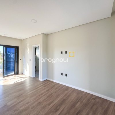 Casa com 225m², 3 quartos (sendo 3 suítes), 4 garagens, no bairro Jurerê em Florianópolis