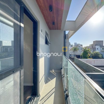 Casa com 225m², 3 quartos (sendo 3 suítes), 4 garagens, no bairro Jurerê em Florianópolis