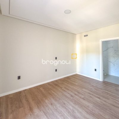 Casa com 225m², 3 quartos (sendo 3 suítes), 4 garagens, no bairro Jurerê em Florianópolis