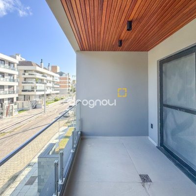 Casa com 225m², 3 quartos (sendo 3 suítes), 4 garagens, no bairro Jurerê em Florianópolis