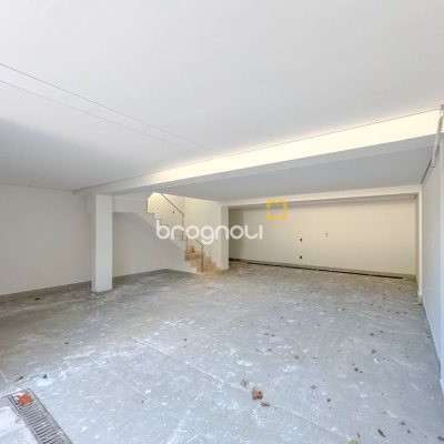 Casa com 225m², 3 quartos (sendo 3 suítes), 4 garagens, no bairro Jurerê em Florianópolis