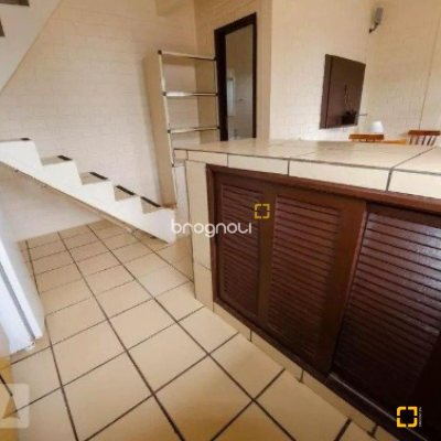 Casa com 506m², 10 quartos, 5 garagens, no bairro Ponta das Canas em Florianópolis