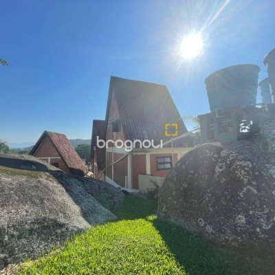 Casa com 506m², 10 quartos, 5 garagens, no bairro Ponta das Canas em Florianópolis