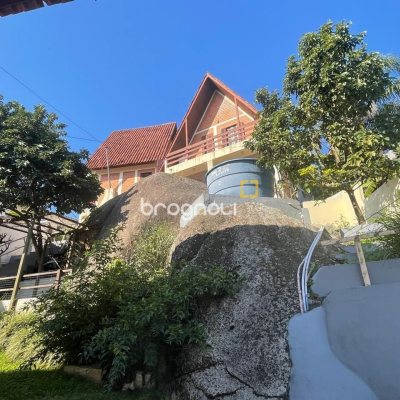 Casa com 506m², 10 quartos, 5 garagens, no bairro Ponta das Canas em Florianópolis