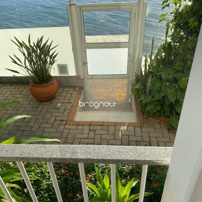 Casa com 274m², 4 quartos (sendo 4 suítes), 3 garagens, no bairro Cacupé em Florianópolis