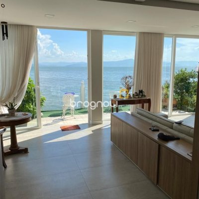 Casa com 274m², 4 quartos (sendo 4 suítes), 3 garagens, no bairro Cacupé em Florianópolis
