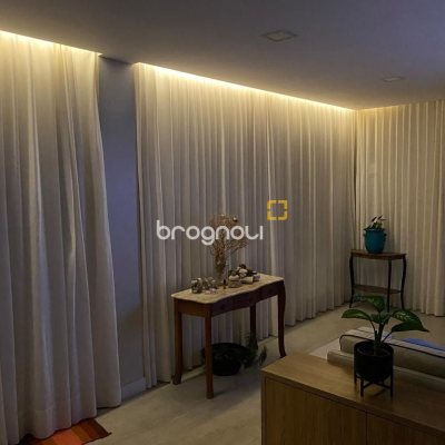 Casa com 274m², 4 quartos (sendo 4 suítes), 3 garagens, no bairro Cacupé em Florianópolis
