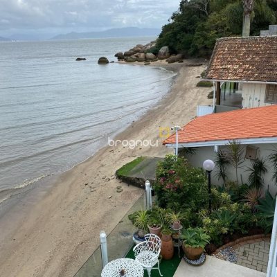 Casa com 274m², 4 quartos (sendo 4 suítes), 3 garagens, no bairro Cacupé em Florianópolis
